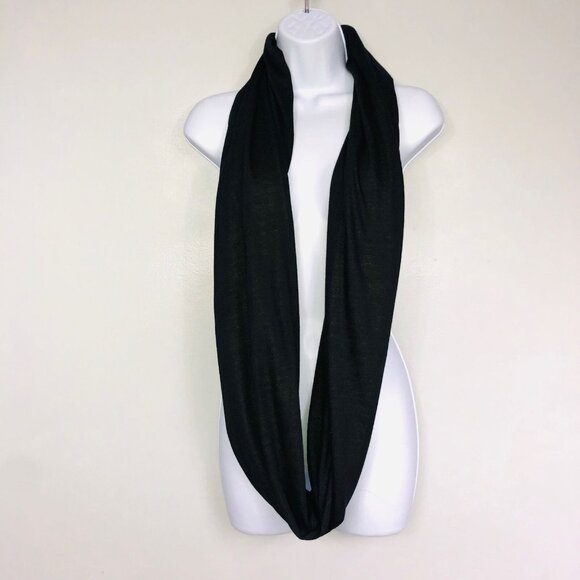 2 Chic Womens One Size Tan Black Infinity Scarf Accessory Reversible Pocket New - Picture 2 of 7